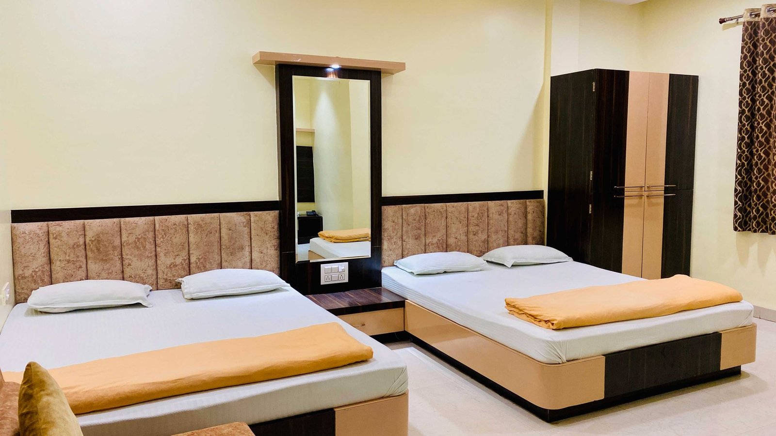 Deluxe Four Bed Room at Hotel Panchavati Palace, view 3