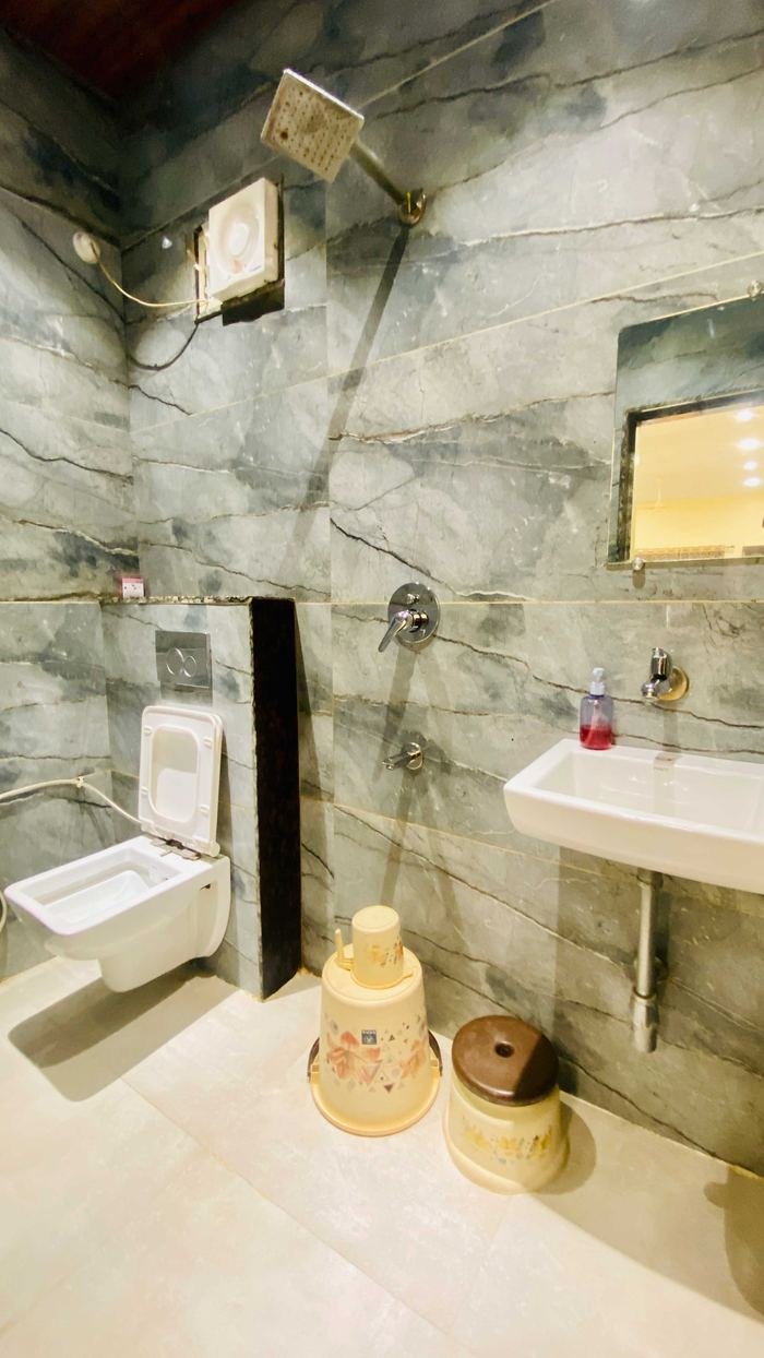 Four bed room private bathroom