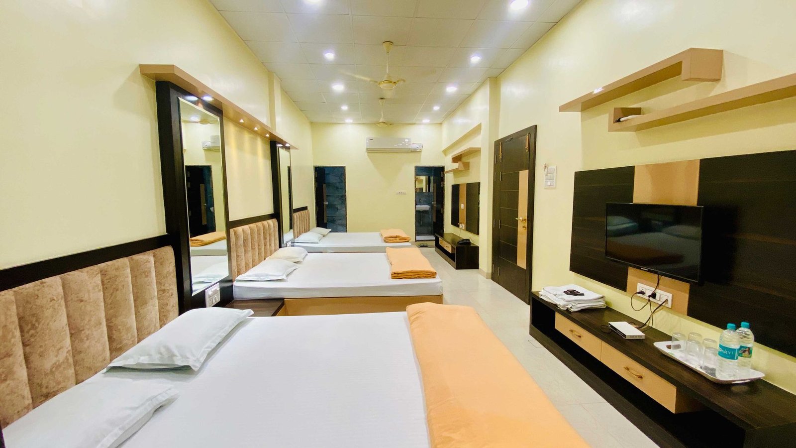 Deluxe Six Bed Room at Hotel Panchavati Palace