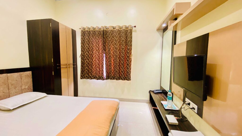 Double Bed Room (4)