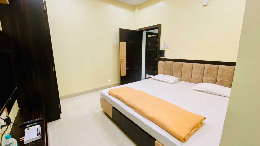 Double Bed Room (7)